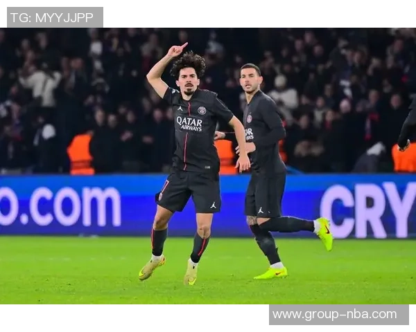 登贝莱禁区内华丽过人精彩挑射破门再添一球助力球队逆转胜利